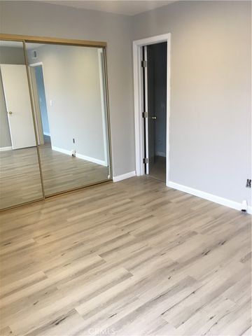 700 W La Veta Avenue G8, Orange, CA 92868
