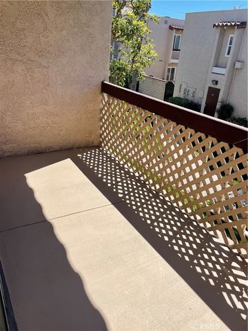 700 W La Veta Avenue G8, Orange, CA 92868