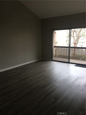 700 W La Veta Avenue G8, Orange, CA 92868