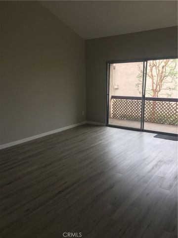 700 W La Veta Avenue G8, Orange, CA 92868
