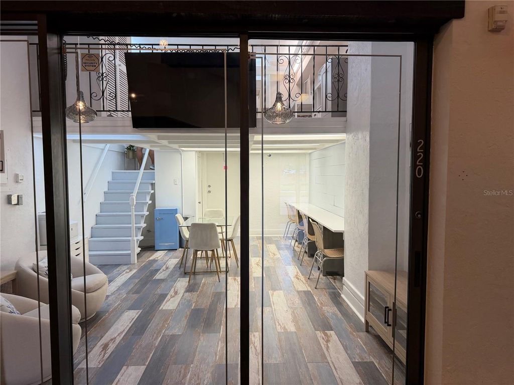 Image 2 of property listing at 220 TAMPA AVENUE W 9A, Venice, FL 34285