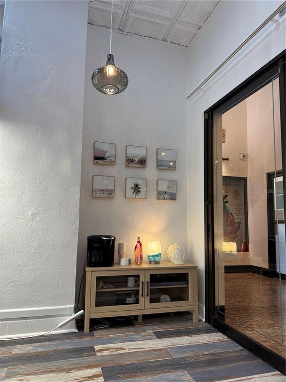 Image 3 of property listing at 220 TAMPA AVENUE W 9A, Venice, FL 34285