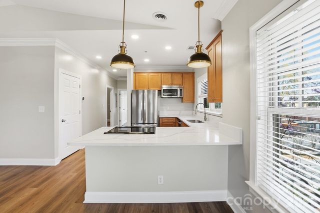 111 S Summit Avenue, Charlotte, NC 28208