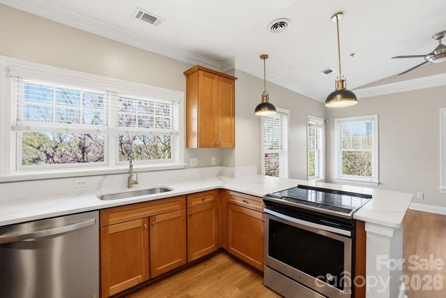 111 S Summit Avenue, Charlotte, NC 28208