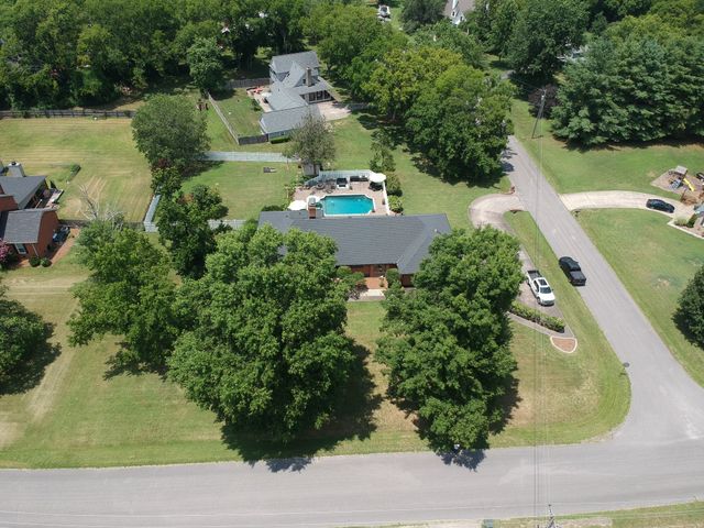 101 Shady Cv, Old Hickory, TN 37138