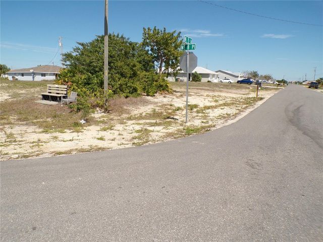 825 NE 15TH LANE, Cape Coral, FL 33909