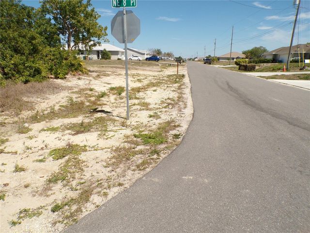 825 NE 15TH LANE, Cape Coral, FL 33909
