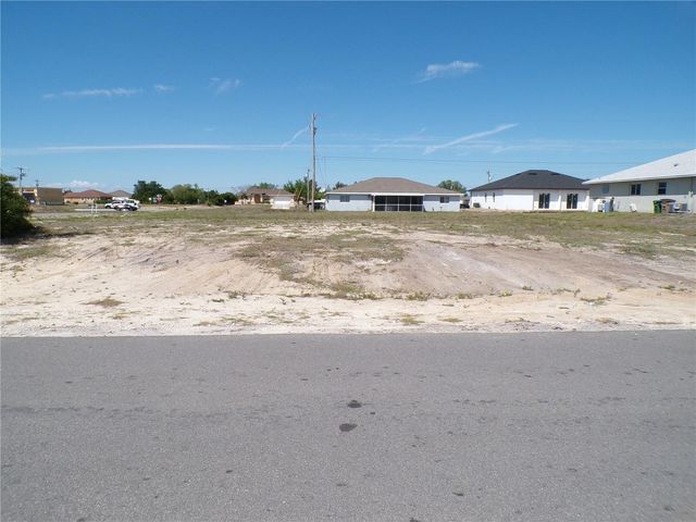 825 NE 15TH LANE, Cape Coral, FL 33909