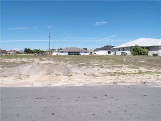 825 NE 15TH LANE, Cape Coral, FL 33909
