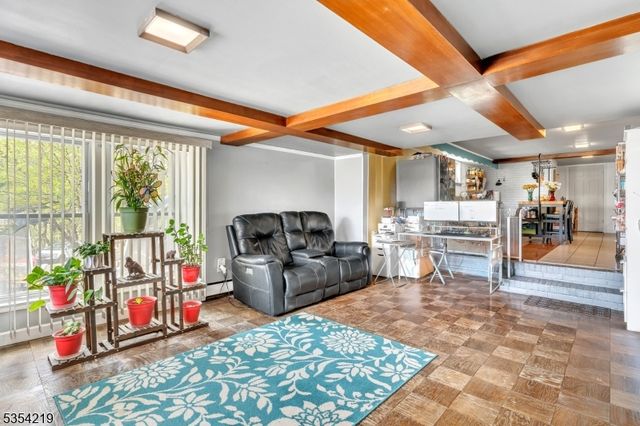 2 Grand Summit Ave, Haledon Boro, NJ 07508