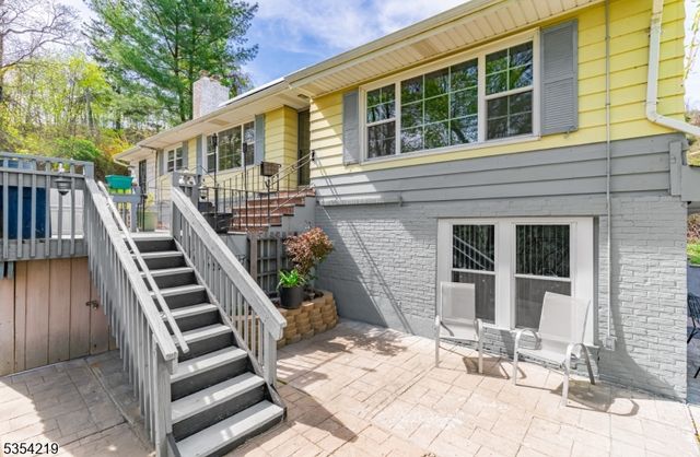2 Grand Summit Ave, Haledon Boro, NJ 07508