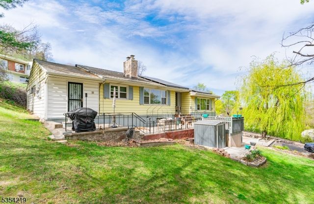 2 Grand Summit Ave, Haledon Boro, NJ 07508