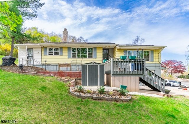 2 Grand Summit Ave, Haledon Boro, NJ 07508