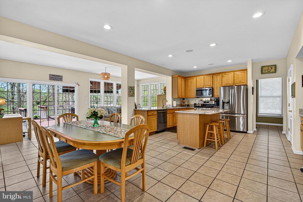 Image 11 of property listing at 1504 OAKVILLE CT, Bel Air, MD 21014