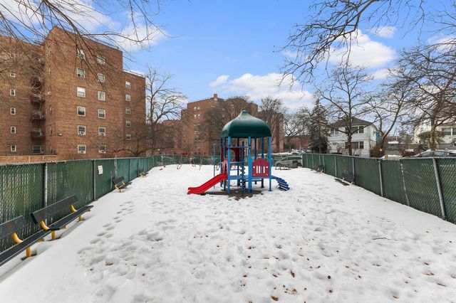 13915 83rd Ave Apt 330, New York City, NY 11435