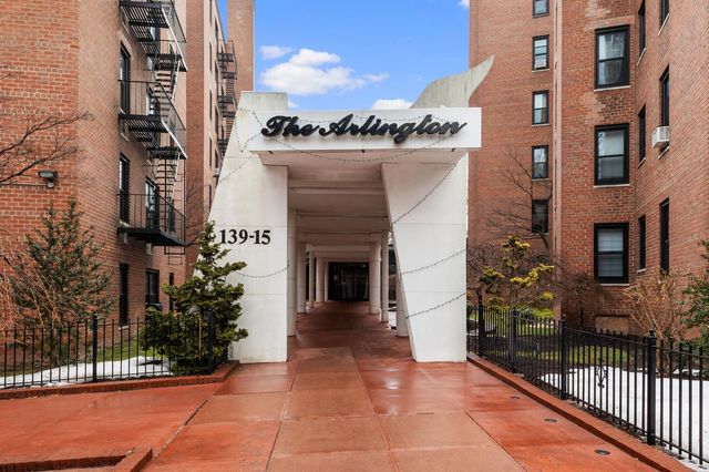13915 83rd Ave Apt 330, New York City, NY 11435