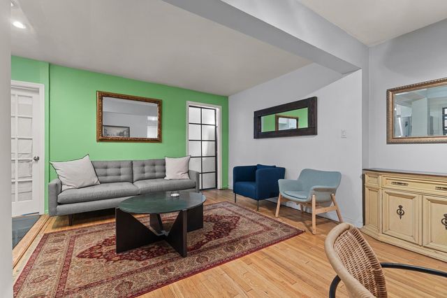 13915 83rd Ave Apt 330, New York City, NY 11435