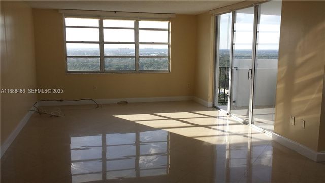 2750 NE 183rd Street 2305, Aventura, FL 33160