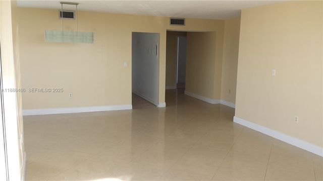 2750 NE 183rd Street 2305, Aventura, FL 33160