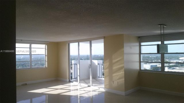 2750 NE 183rd Street 2305, Aventura, FL 33160