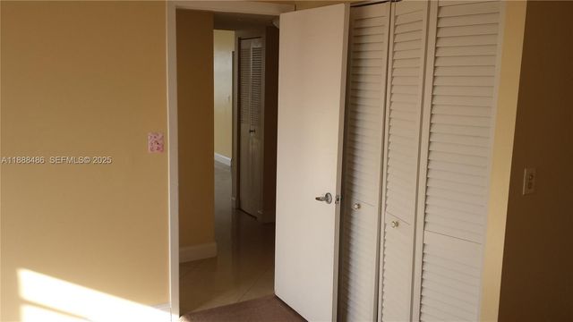 2750 NE 183rd Street 2305, Aventura, FL 33160
