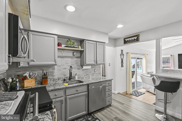 54 RANDOLPH LN, Sicklerville, NJ 08081