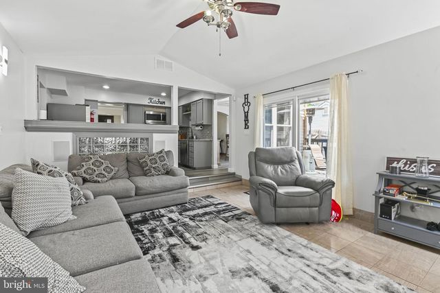 54 RANDOLPH LN, Sicklerville, NJ 08081