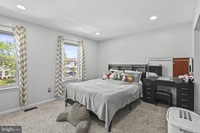54 RANDOLPH LN, Sicklerville, NJ 08081