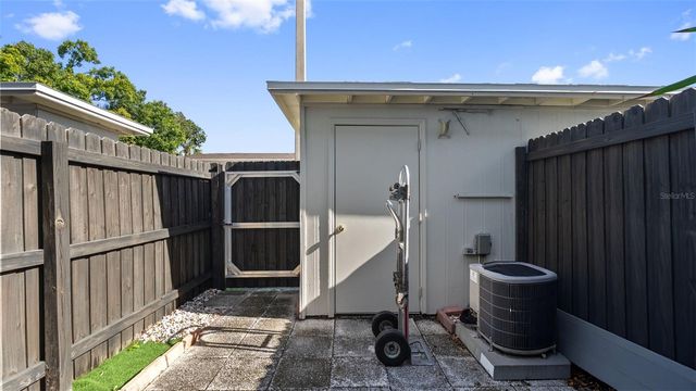 4227 LA PALMA COURT, Tampa, FL 33611