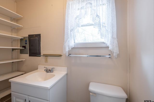 9606 County Road 2167, Whitehouse, TX 75791