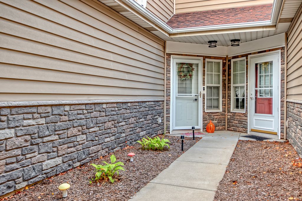 1160 Regency Drive, Schaumburg, IL 60193 — photo 2