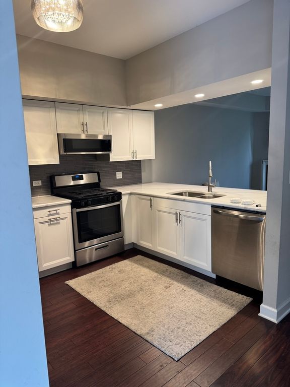 1160 Regency Drive, Schaumburg, IL 60193 — photo 4