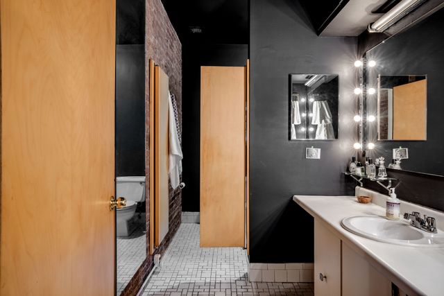 415 W 55th St Apt 1C, New York City, NY 10019