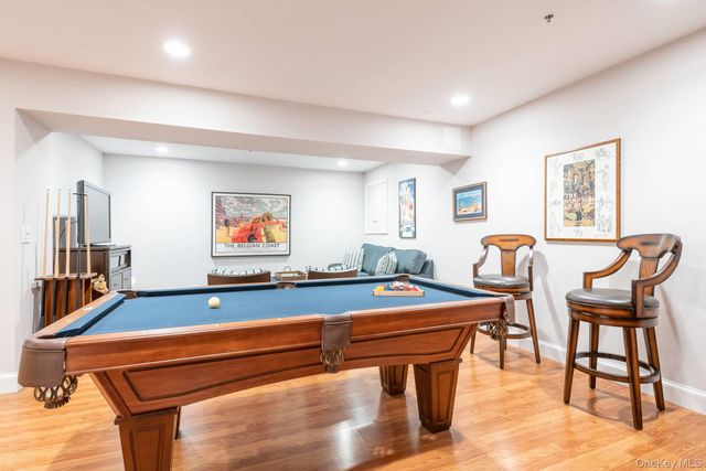 22 Gianna Court, Southampton, NY 11968
