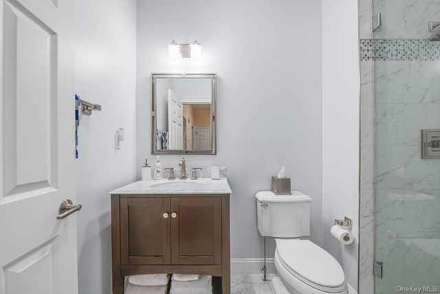 22 Gianna Court, Southampton, NY 11968