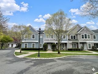 22 Gianna Court, Southampton, NY 11968