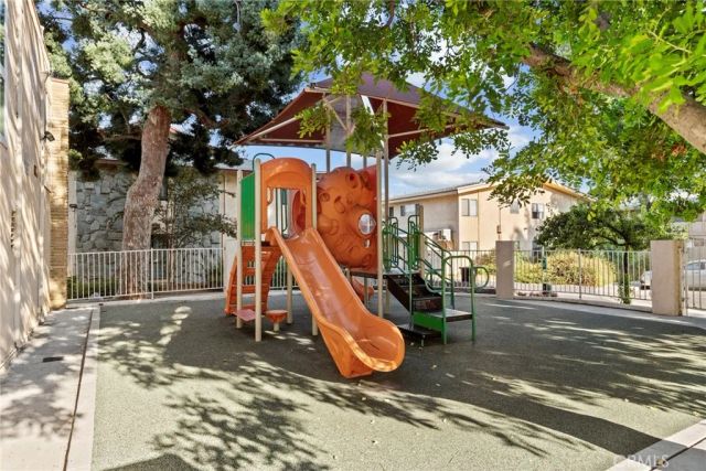 8031 Canby Ave 4, Reseda, CA 91335