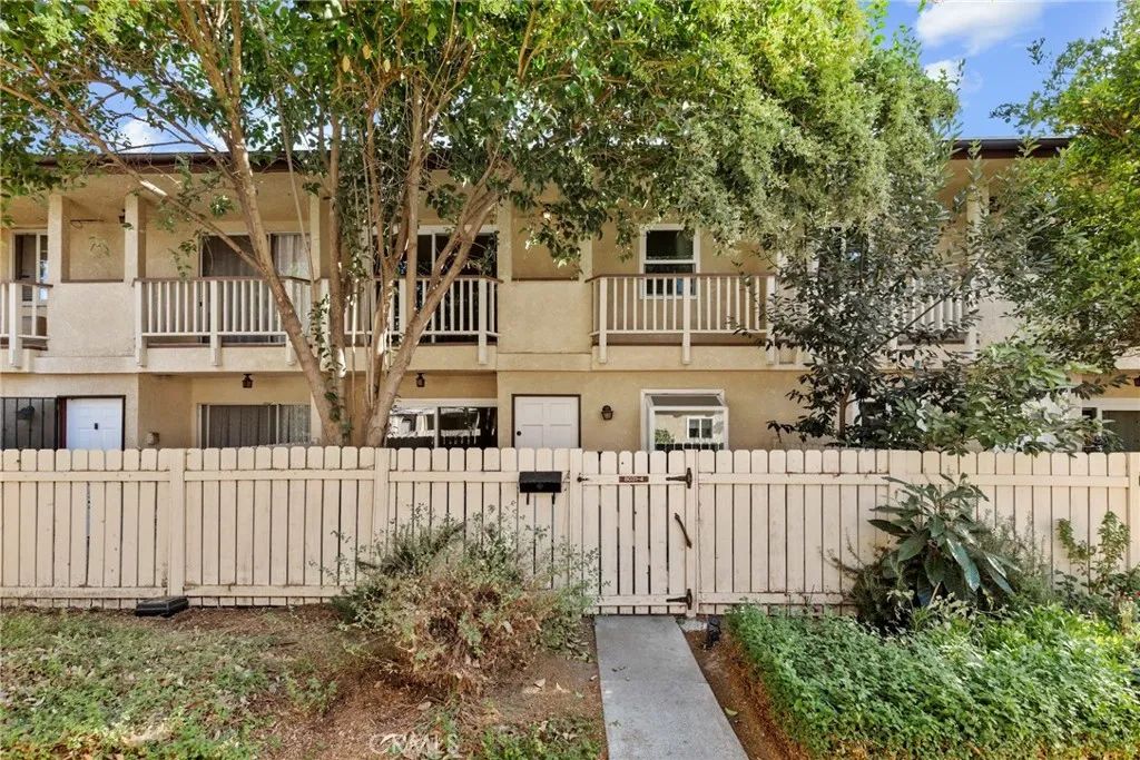 8031 Canby Ave 4, Reseda, CA 91335