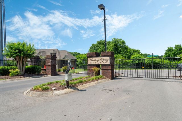 5215 Southfork Blvd, Old Hickory, TN 37138