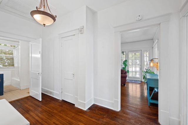 211 Brookfield Avenue, Chattanooga, TN 37411