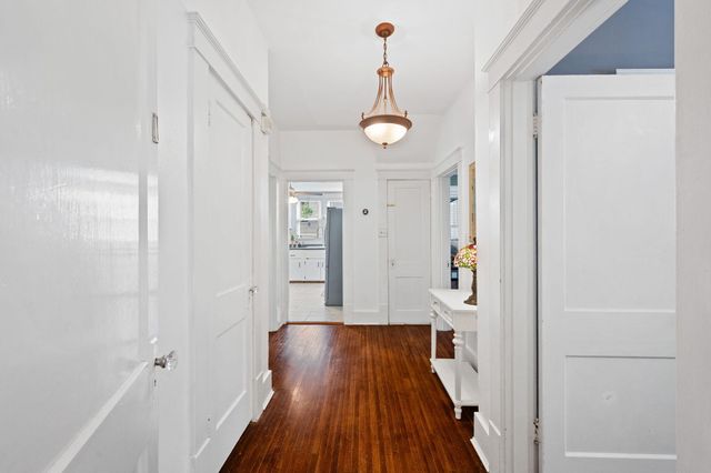 211 Brookfield Avenue, Chattanooga, TN 37411
