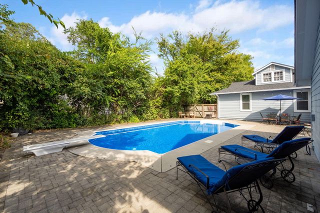 211 Brookfield Avenue, Chattanooga, TN 37411