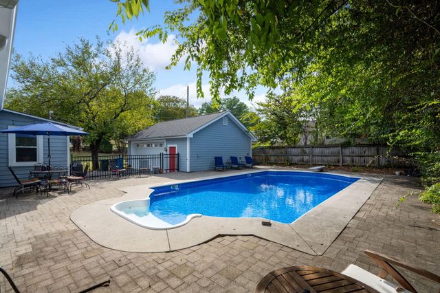 211 Brookfield Avenue, Chattanooga, TN 37411