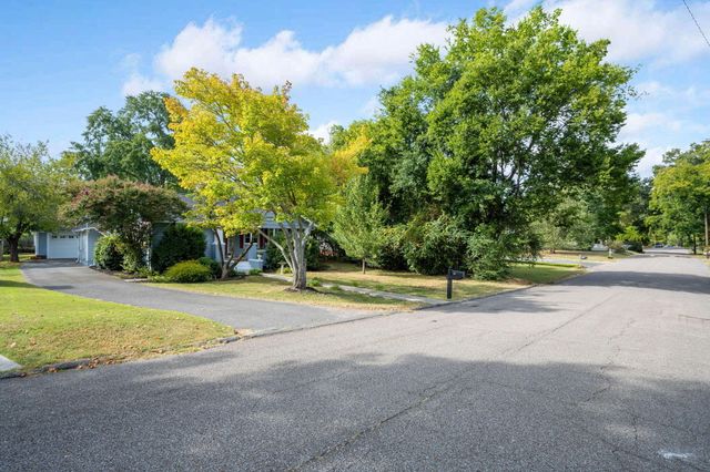211 Brookfield Avenue, Chattanooga, TN 37411