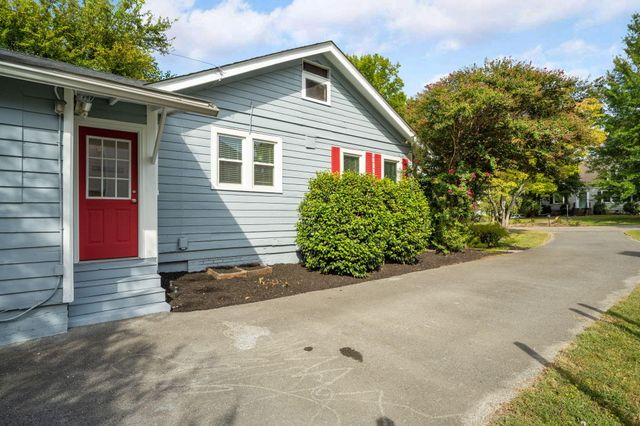 211 Brookfield Avenue, Chattanooga, TN 37411