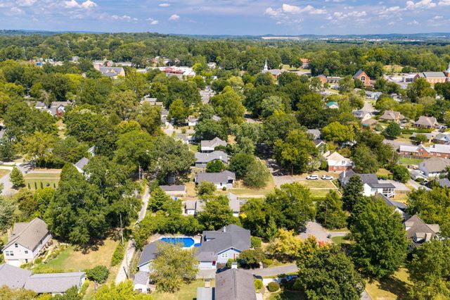 211 Brookfield Avenue, Chattanooga, TN 37411