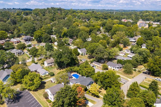 211 Brookfield Avenue, Chattanooga, TN 37411