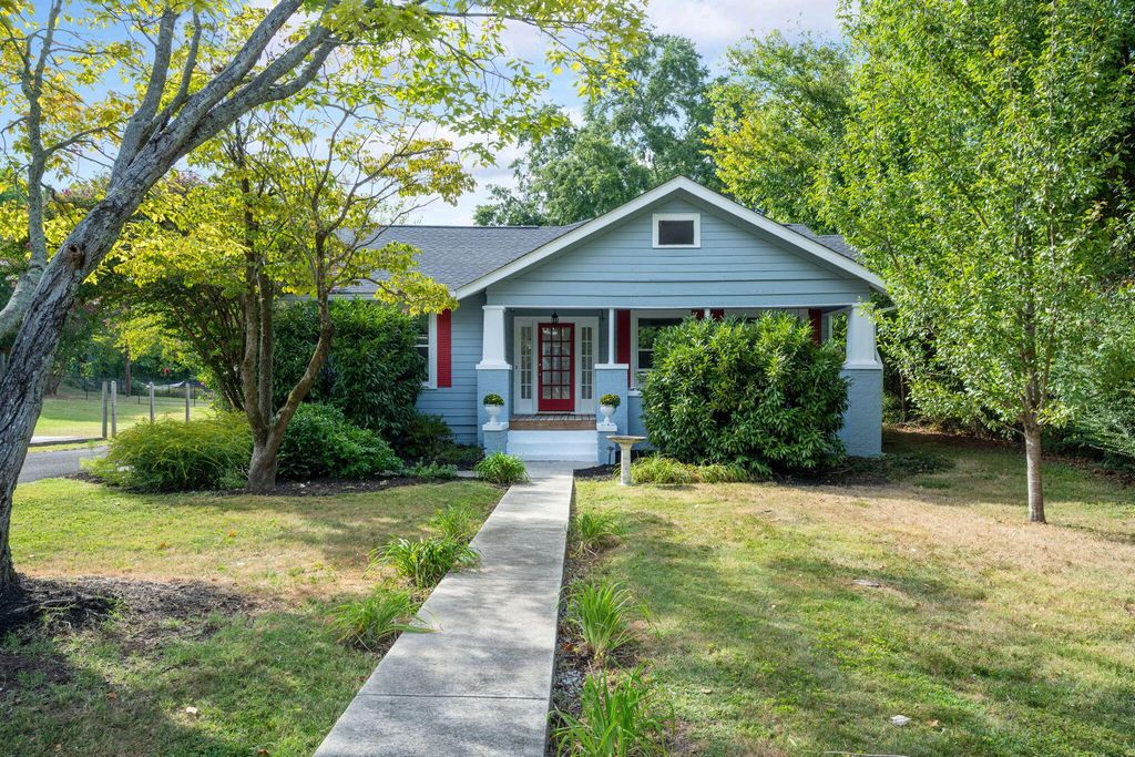 211 Brookfield Avenue, Chattanooga, TN 37411