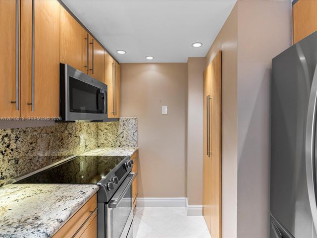 701 Brickell Key Blvd 2511, Miami, FL 33131