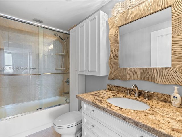 701 Brickell Key Blvd 2511, Miami, FL 33131